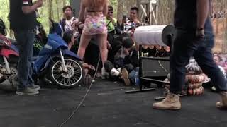 Download lagu Dhea Zautha penyanyi dangdut mesum hot mp3 Download lagu Dhea Zautha penyanyi dangdut mesum hot mp3