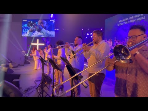 “Graves into Gardens” with HORNS!🙌🏼 🎺