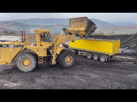 Caterpillar 990 Wheel Loader Loading Lorries With Coal - Ektor Epe