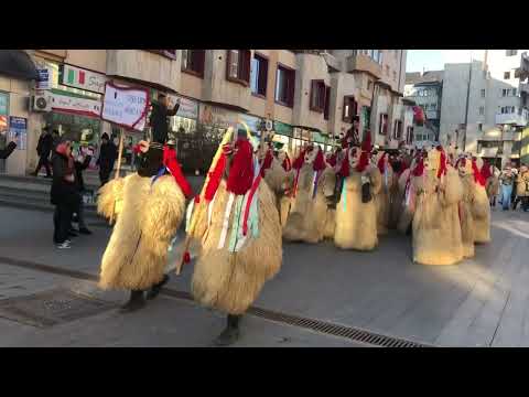 Ursii din Roscani. Obiceiuri si traditii de iarna. Parada mascatilor din Suceava.