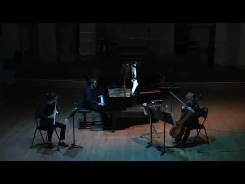Vox Balaenae, for three masked players - George Crumb