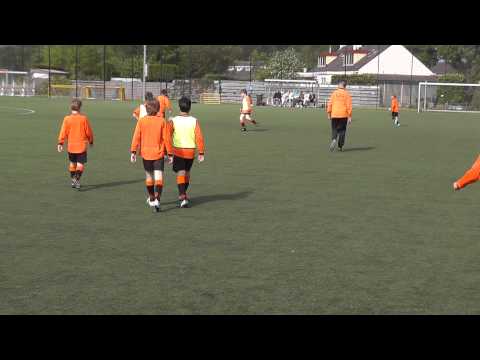 19 mei 2013 Fair Play Toernooi VV De Meern E5 - VV De Meern E6 - eigen goal Gijs