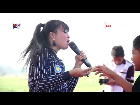 Virus ( Niken Aprillia )  monata arumania 2017,