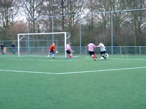 MVV '27 10 - vvZwaluwen 9 (20-03-2010) Doelpunt Chris