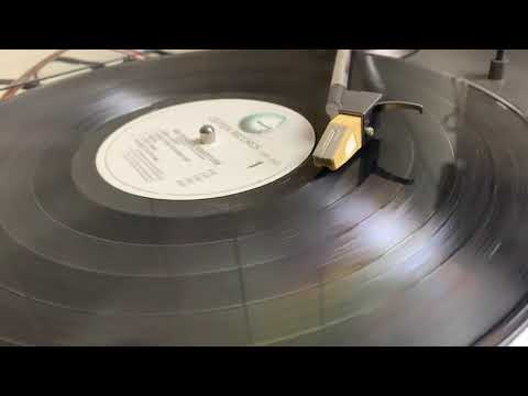 Reviewing a Time Capsule Technics SL-QD33 turntable