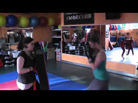 2011-06-22 SFC-Gurtprüfung m Kickthaiboxen der Junioren/innen im Sugambrer Fightclub Würzburg