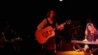 Caithlin DeMarrais - Alexandria (live)