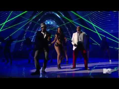 Videoclip de Give Me Everything (feat. Nayer) — Pitbull