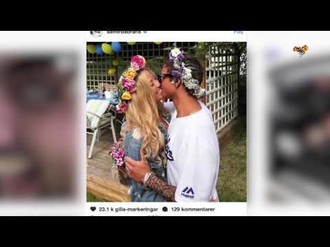 Samir och Sigrids kyssbild – visar midsommarmyset