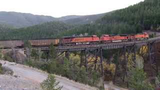 preview picture of video 'BNSF/MRL Coal train crosses Skyline Trestle'