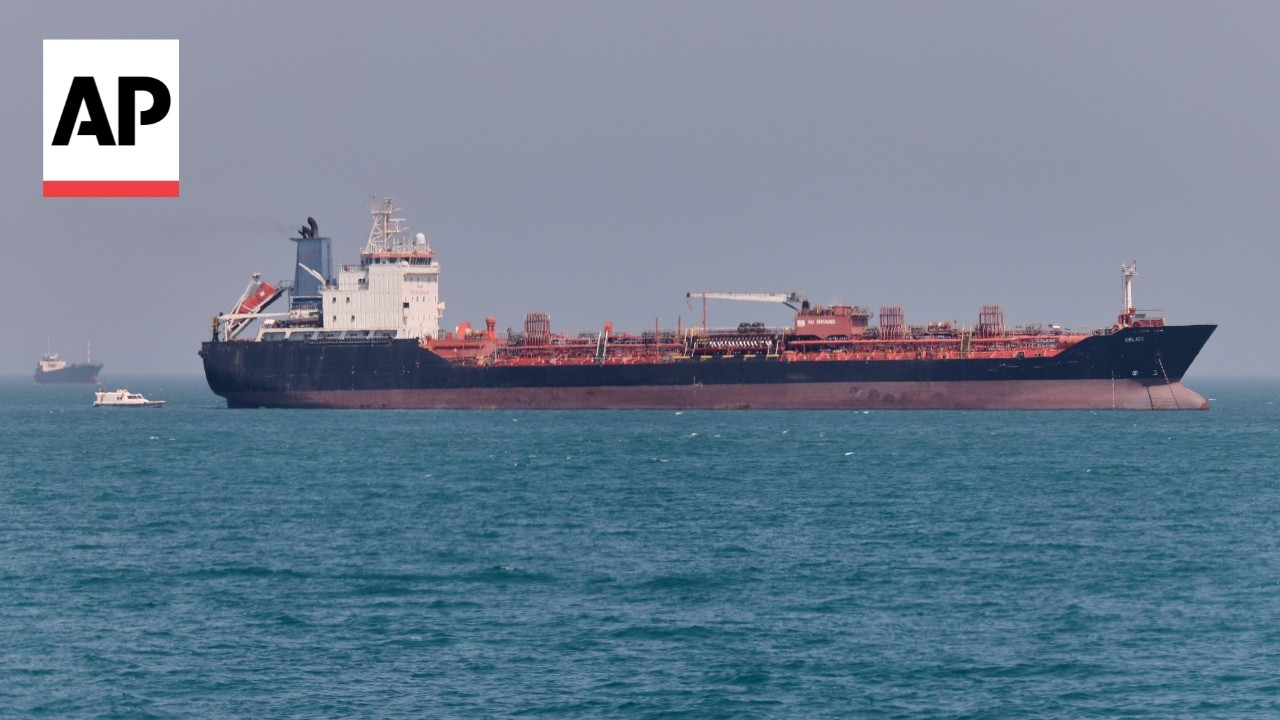 Video | Ships wait in the Strait of Hormuz as Trump threatens bombing Iran