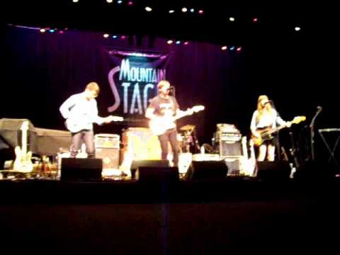 Jenny & Johnny(Jenny Lewis And Johnathan Rice)-Scissor Runner Live