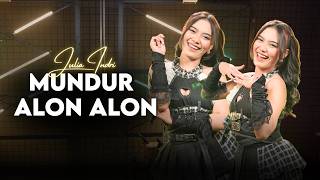 Download lagu JULIA INDRI - MUNDUR ALON ALON || Aku Mundur Alon Alon Mergo Sadar Aku Sopo!! mp3