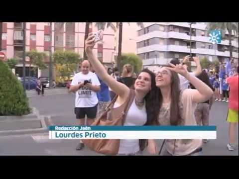 Celebración en Linares ante el ascenso del equipo a Segunda B