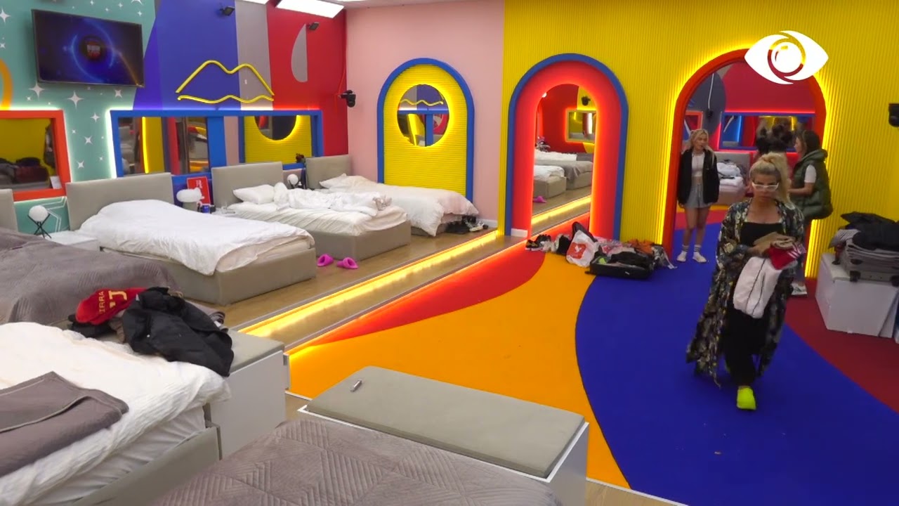 Vajzat bisedojnë: Olta: Nitën e fryn Bledi!