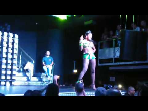 Victoria Vipper - Hey Mama na Danger