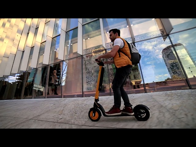 Vídeo relacionado con BAHJKASD Eléctrico Ornamento Eléctrico Estatuilla Scooter Eléctrico Decoraciones Para Elegante Y Personalizado Decoración