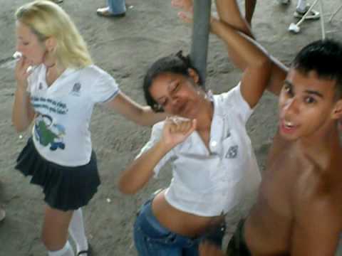 nos nao ama nos engana a festa