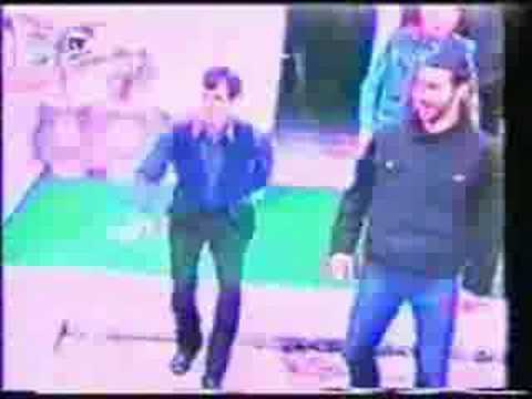 Donna Ares i Halid Beslic - Sviraj nesto narodno (Parodija-Diraj nesto mekahno)