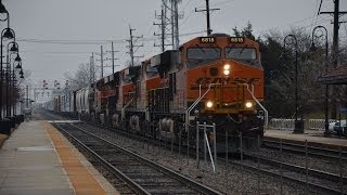 preview picture of video 'BNSF, Metra, and Amtrak at Downers Grove'