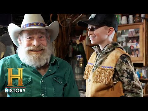 Mountain Men: Tom Sews Hank an Epic Deerskin Vest (Season 12)
