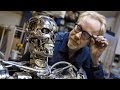 Adam Savage esittelee T-800  endoskeletoninsa