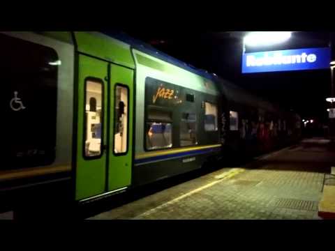 ARRIVO E PARTENZA DEL JAZZ NELLA STAZIONE DI ROBILANTE. (CN) 14 - 1 - 2016.