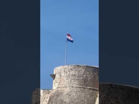 दुनिया का सबसे सुंदर किला - Fortica Castle View