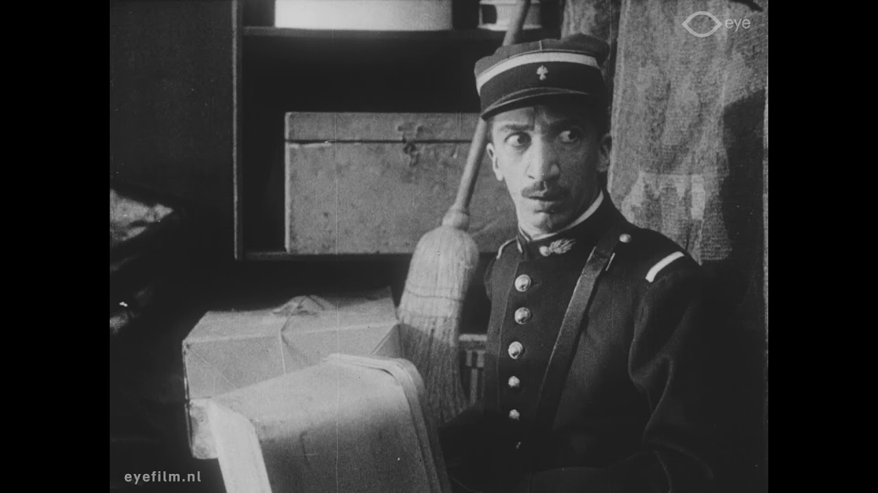 Le gendarme est sans culotte