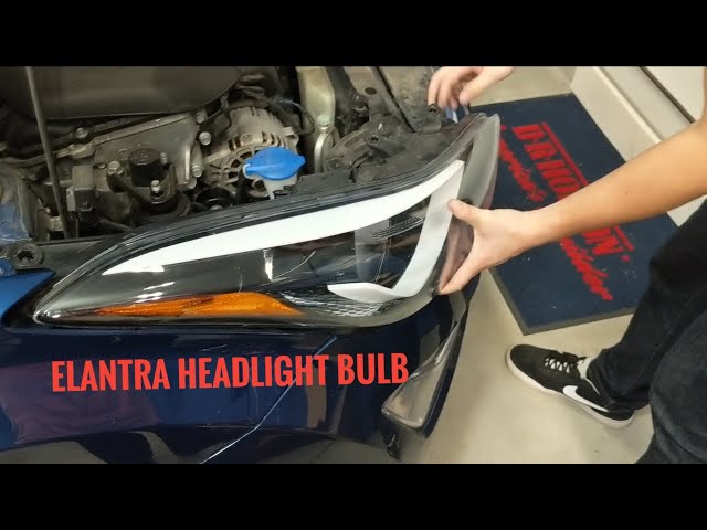 thumbnail image 2 of Passenger Side Headlight For 2018-2020 Hyundai Elantra GT - Halogen With Bulbs - Evan-Fischer 16432054 2 of 4