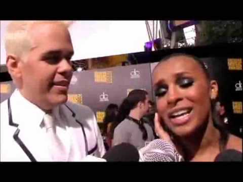 MELODY THORNTON CAN SING!! (Beautiful by Christina Aguilera)