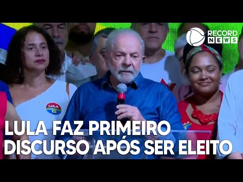 Lula faz primeiro discurso como presidente eleito