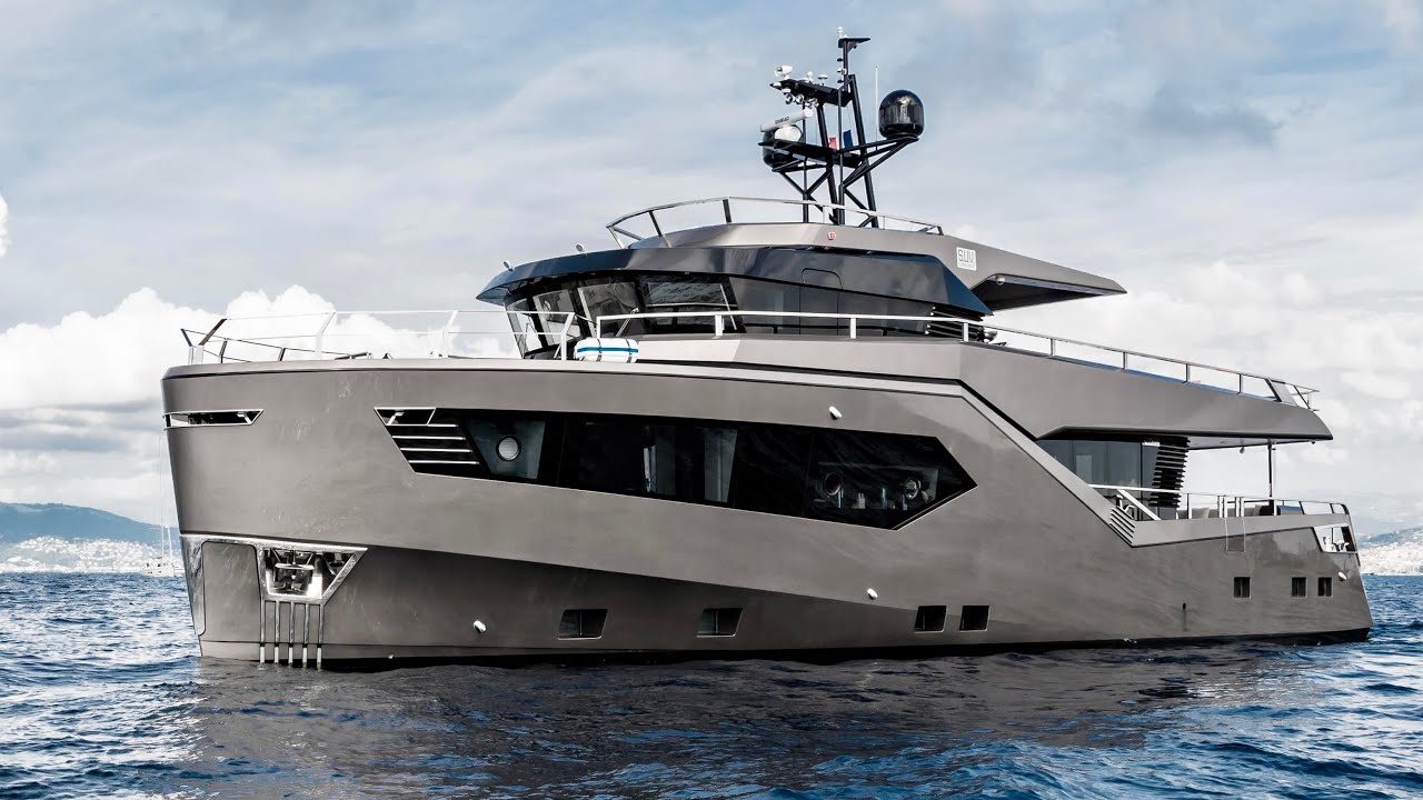 Superyacht Tour: Evadne Rock 85
