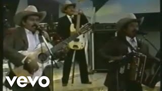 Cadetes D&#39; Linares - No Hay Novedad (Video Oficial)