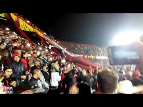 "Colon 4 vs Zulia 0  hinchada" Barra: Los de Siempre • Club: Colón