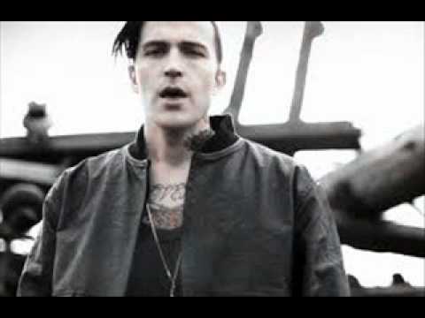 Far From A Bitch ​- Yelawolf feat. Rittz, Young Struggle & Big HUD