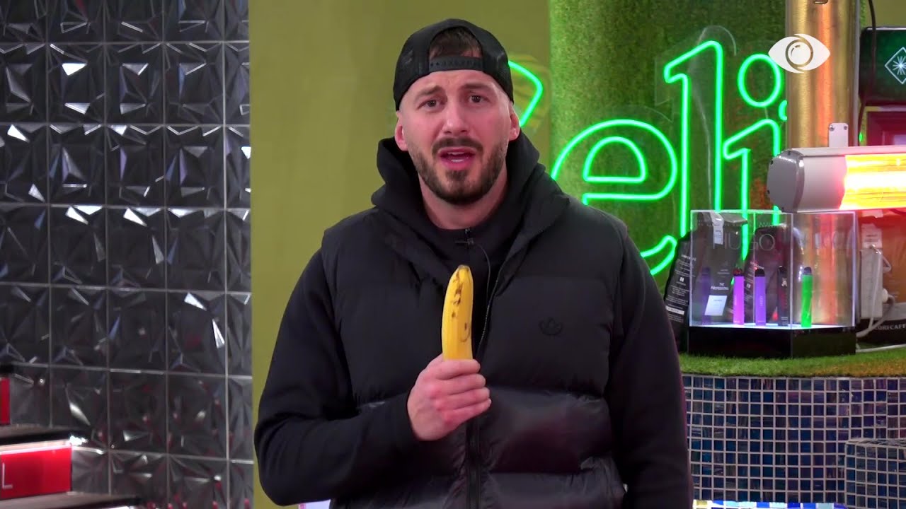 Romeo këndon, Sara, Meri dhe Vesa “mbështesin performancën”!