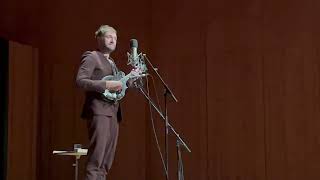 “Hard Times” de Chris Thile (del álbum Thanks for Listening). 22/11/25 Conservatori Liceu Barcelona.