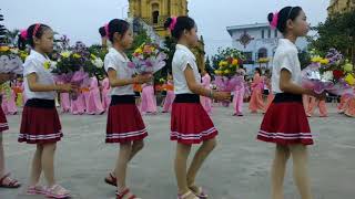 preview picture of video 'GIÁO XỨ XUÂN HÀ - DÂNG HOA KÍNH ĐỨC MẸ'