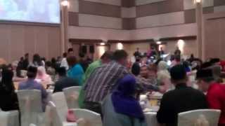 Download lagu Majlis Perkahwinan Aliff (Anak Sharifah Aini) dengan Dr Athirah mp3