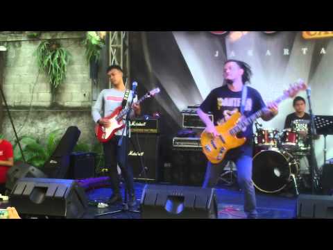 GIZMOINA "War For Us" - Live @ Loudnatic