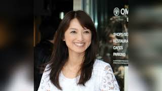 52歳フリーアナ、ラインくっきりミニスカゴルフウエアで大奮闘「スタイルエグい」お褒めの声