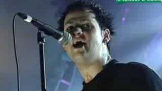 Good Charlotte - The Young and the Hopeless (live)