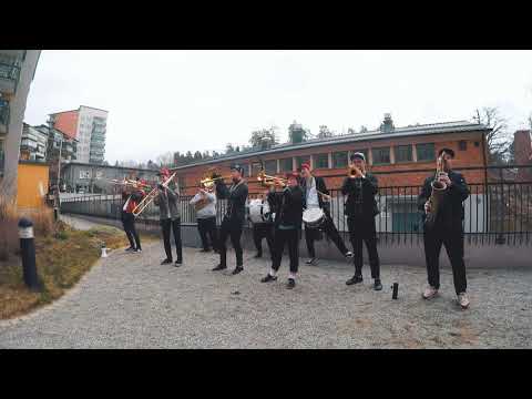 Innergårdskonsert med Storstan Street Brass, Kalhäll