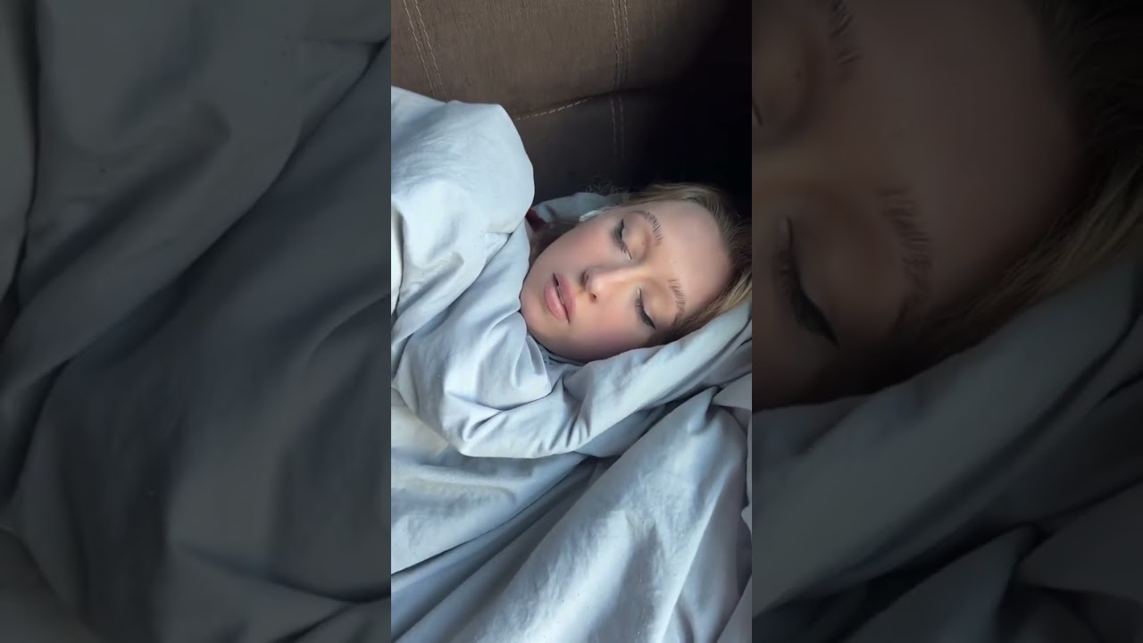 Pouring WATER in MOMS face while sleeping PRANK! 🤣🤣