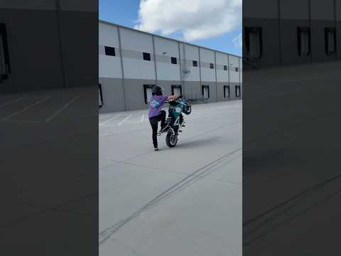 R7 is gone 😅 #honda #stunt #wheelie #grom #motorcycle