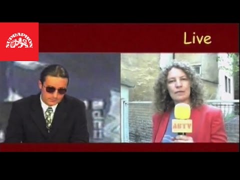 Aleš Brichta & Pavla Kapitánová - Pláč spálí smích /Out In The Fields/ (Oficiální video)