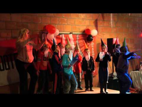 Gl Pupillenkamp 2015 Bonte Avond: Groep 2 - 10 kleine tuinkabouters