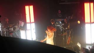 Axelle Red: Le Monde tourne mal (2013-10-08, Le Trianon, Paris, FR)