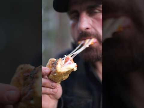 Damper 🍞 is a staple recipe in Australian camping ⛺️ Here’s a simple twist on 🍕